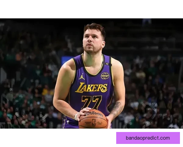 东契奇复出砍42分12助攻湖人力克骑士 里夫斯艾顿双双贡献精彩表现