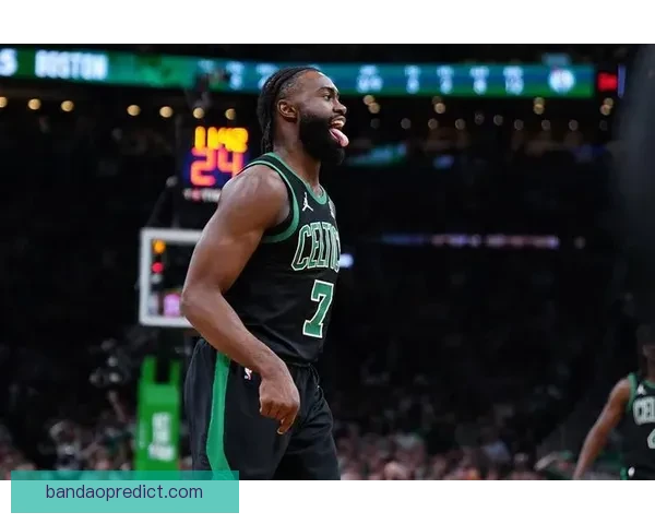 布朗赛季第33次得分30+平皮尔斯队史第5位置 称对战雷霆渴望胜利